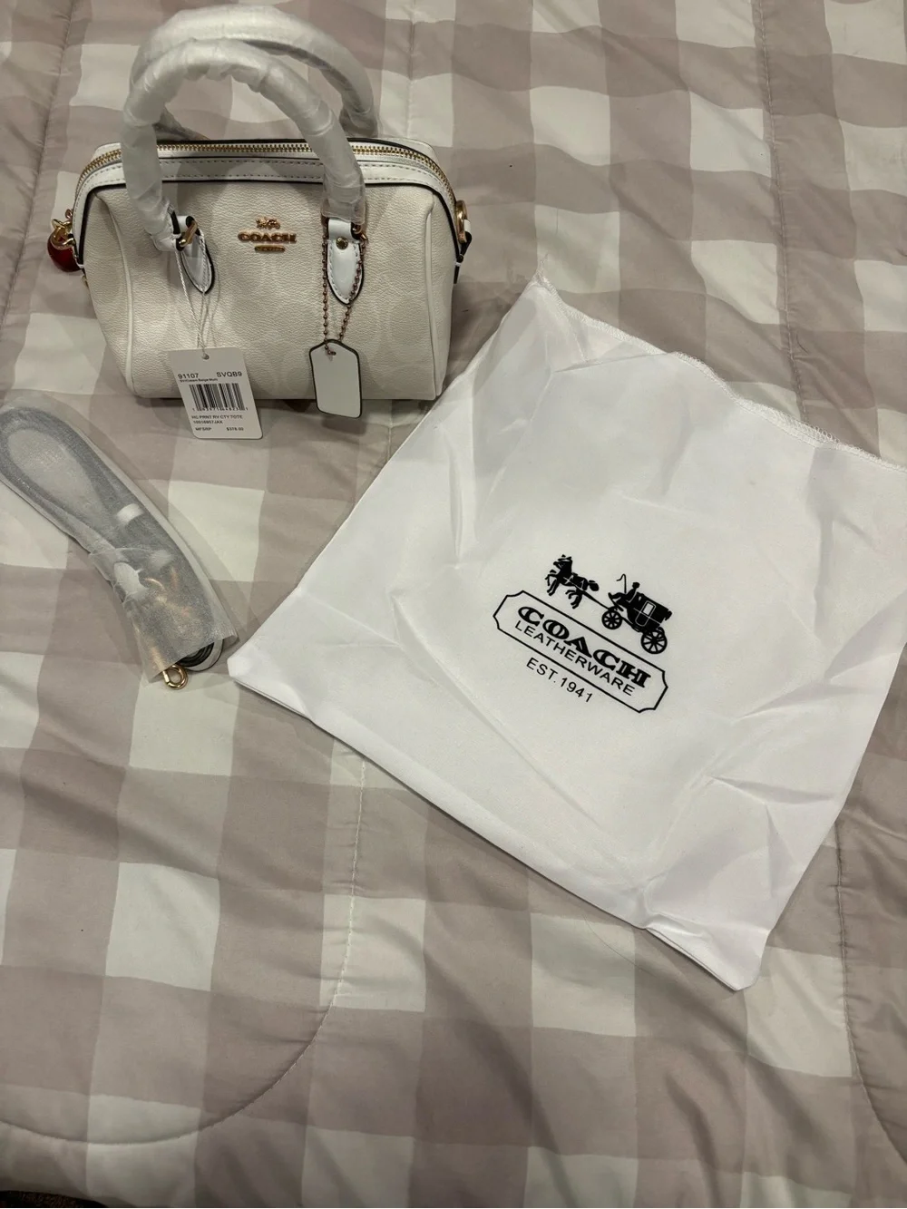 Coach Cream Beige City Tote Bag NWT 🍒